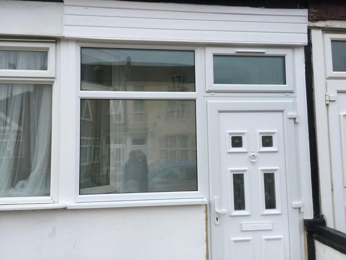 Abbey Wood Station Five Bedroom Self Contained House Экстерьер фото