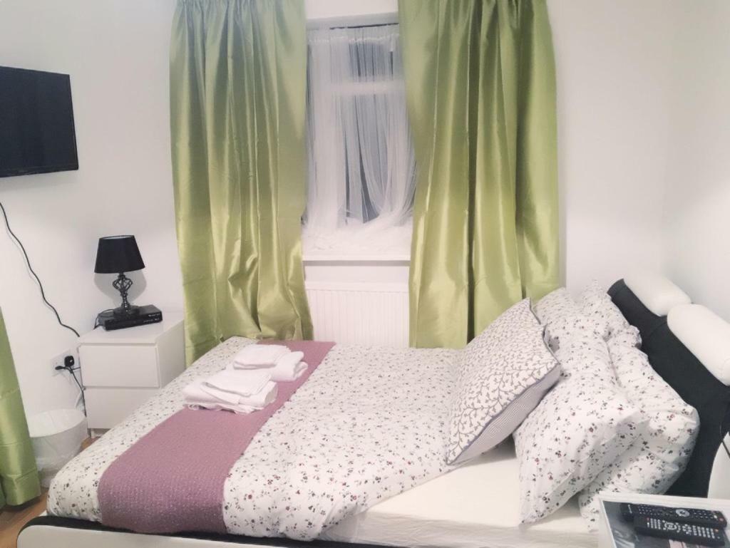 Abbey Wood Station Five Bedroom Self Contained House Экстерьер фото