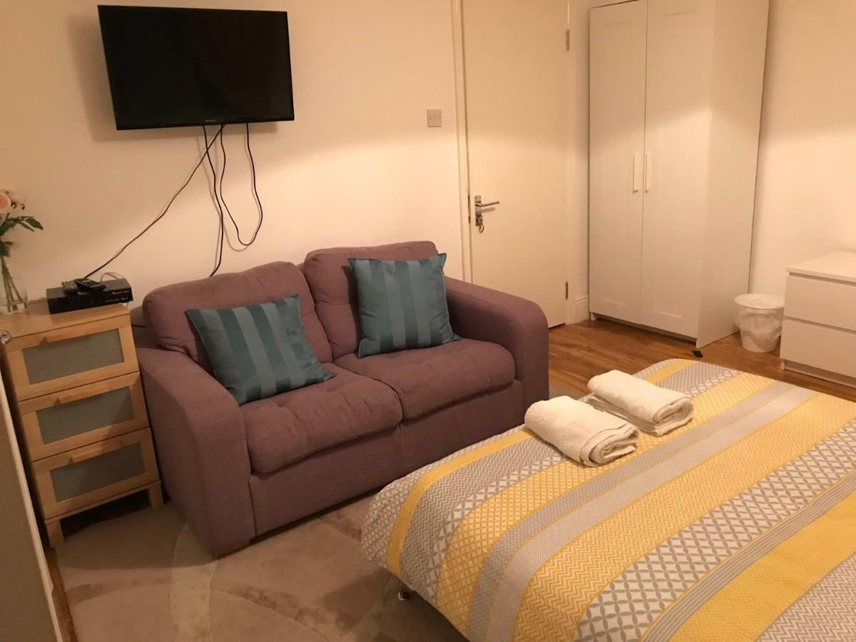 Abbey Wood Station Five Bedroom Self Contained House Экстерьер фото